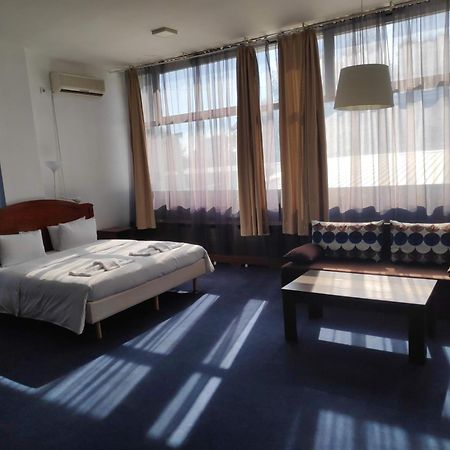 Hostel Log Inn Skopje Exteriér fotografie