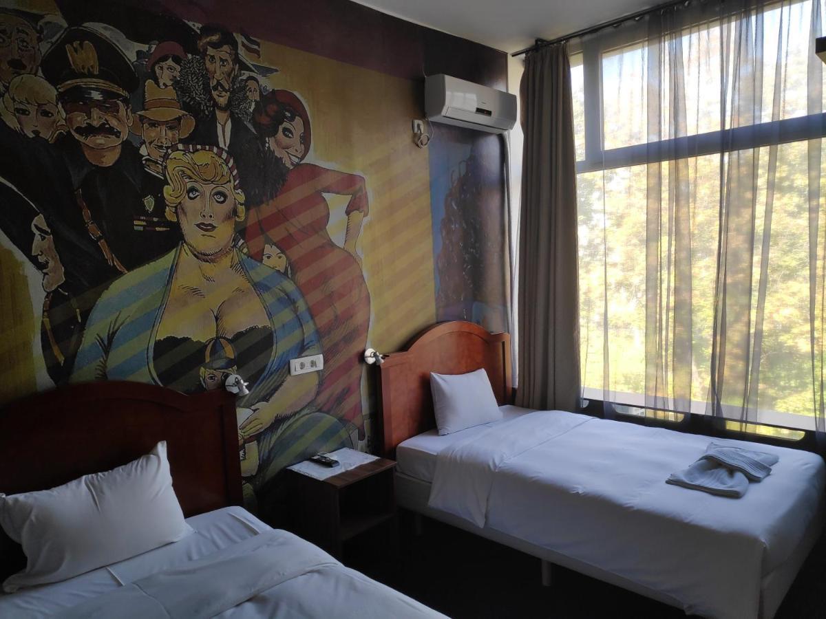Hostel Log Inn Skopje Exteriér fotografie