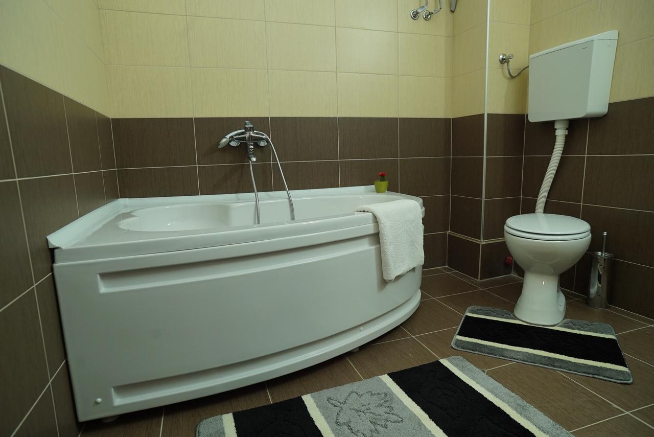 Hostel Log Inn Skopje Exteriér fotografie