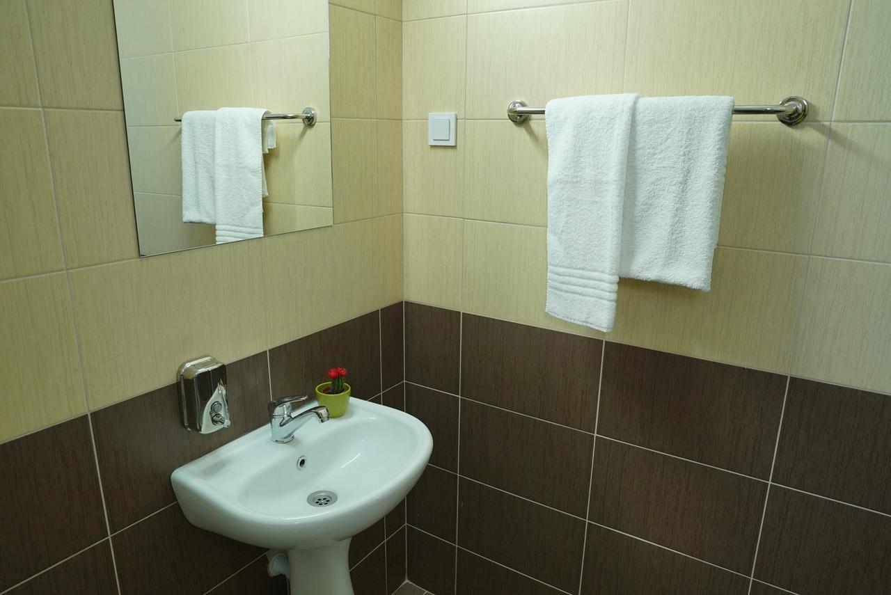 Hostel Log Inn Skopje Exteriér fotografie